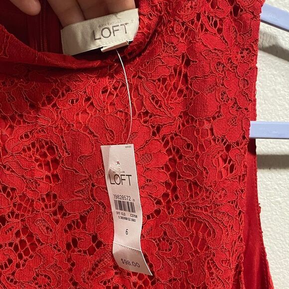 Ann Taylor LOFT Red Floral Lace Mock Neck Shift Dress | Size 6 NWT MSRP $98 - Picture 2 of 10
